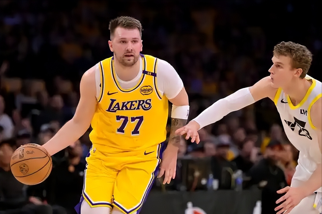 意大利男篮爆冷湖人B队,艾顿统治全场 意大利男篮爆冷湖人B队,艾顿统治全场