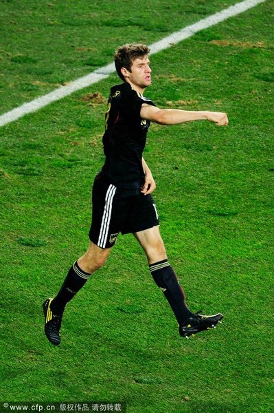 关于乌拉圭鏖战罗马，穆勒送出助攻的信息