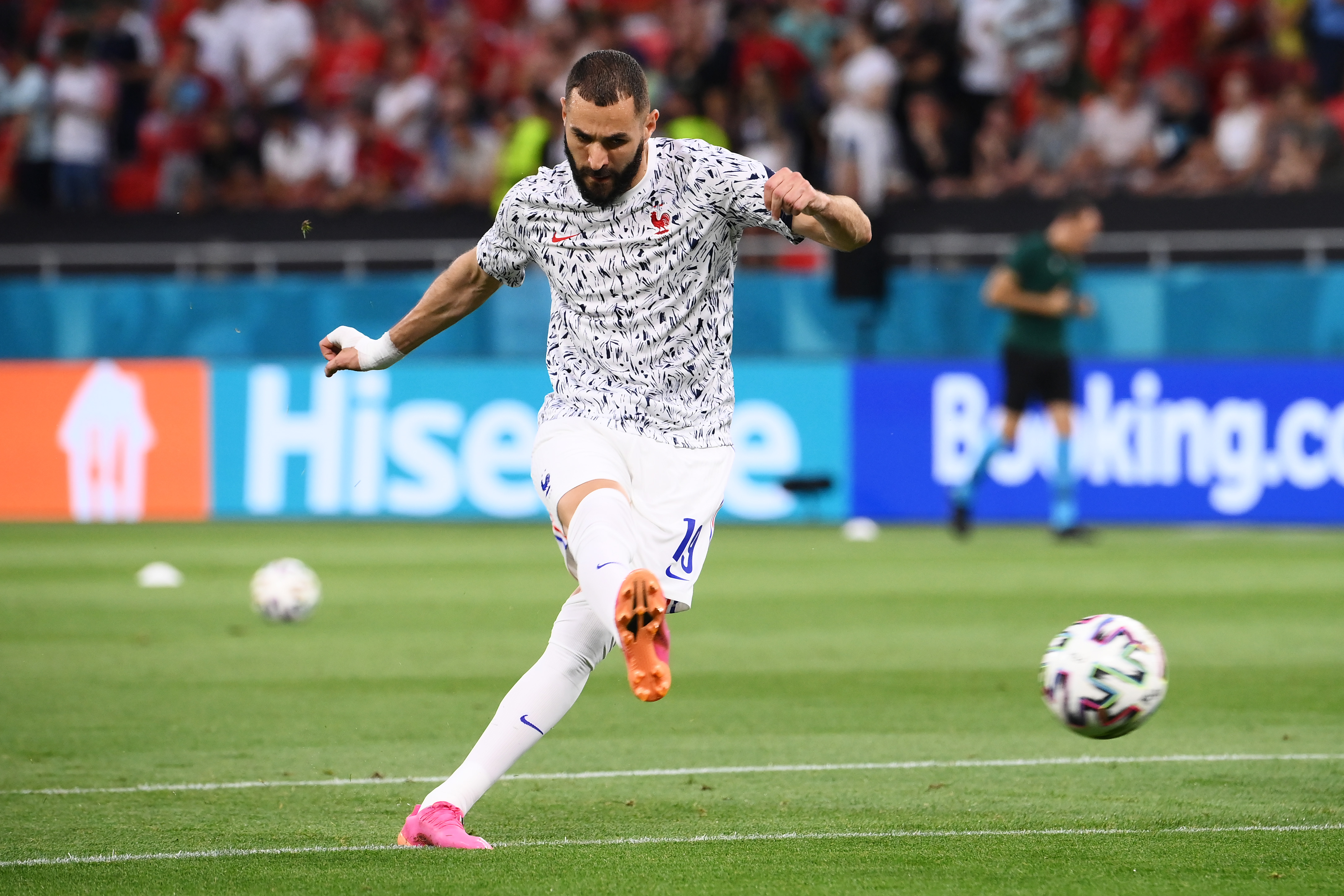 关于葡萄牙绝杀摩洛哥，本泽马惊艳世界的信息