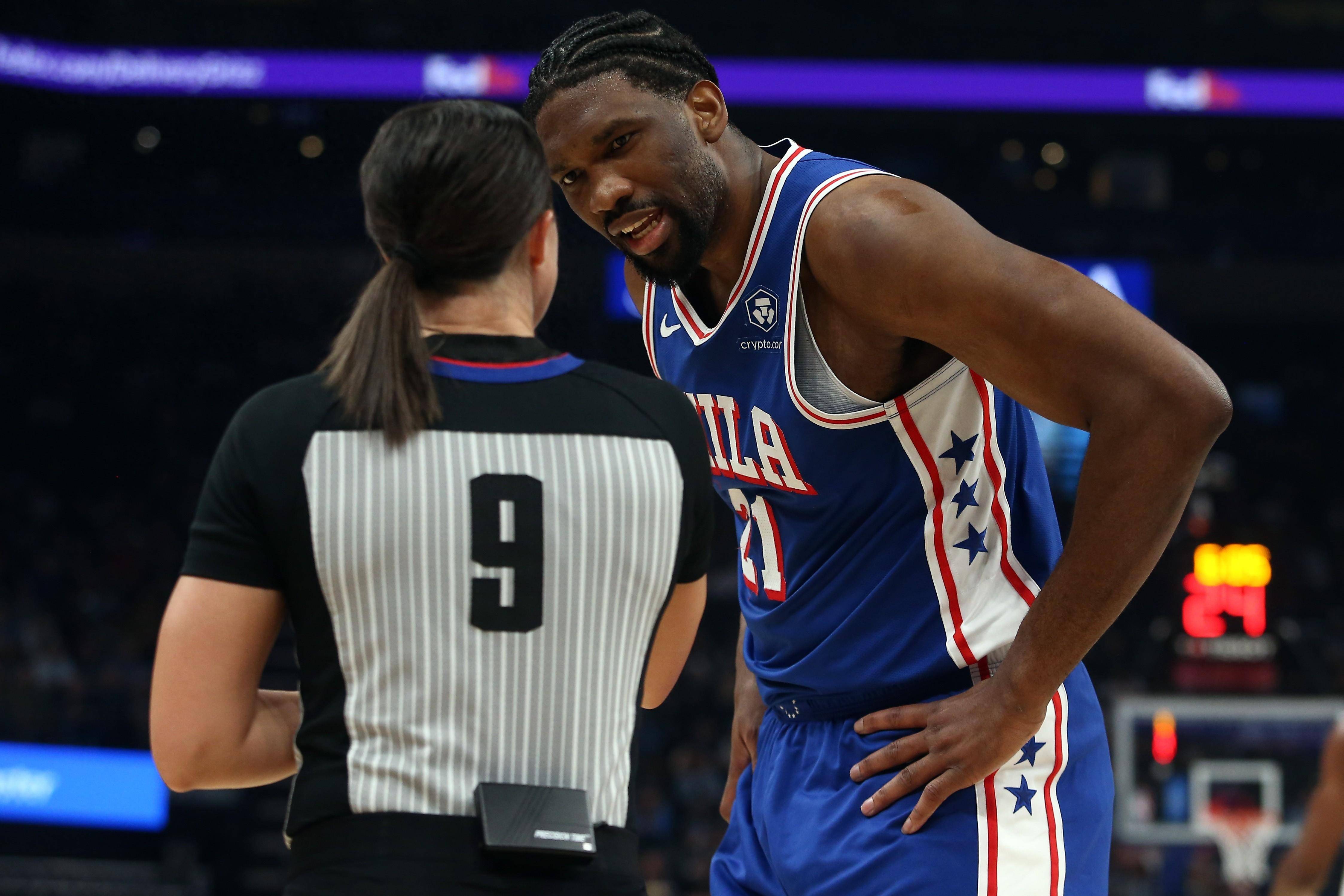 关于猛龙碾压尼克斯，恩比德高光表现的信息