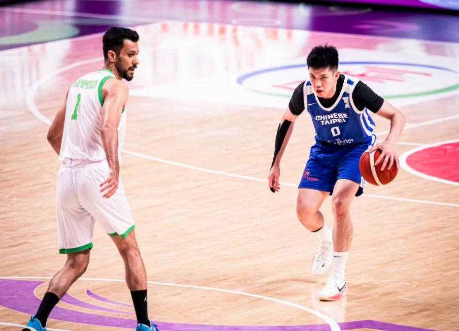 关于中国男篮轻取澳大利亚男篮，拉文惊艳世界的信息