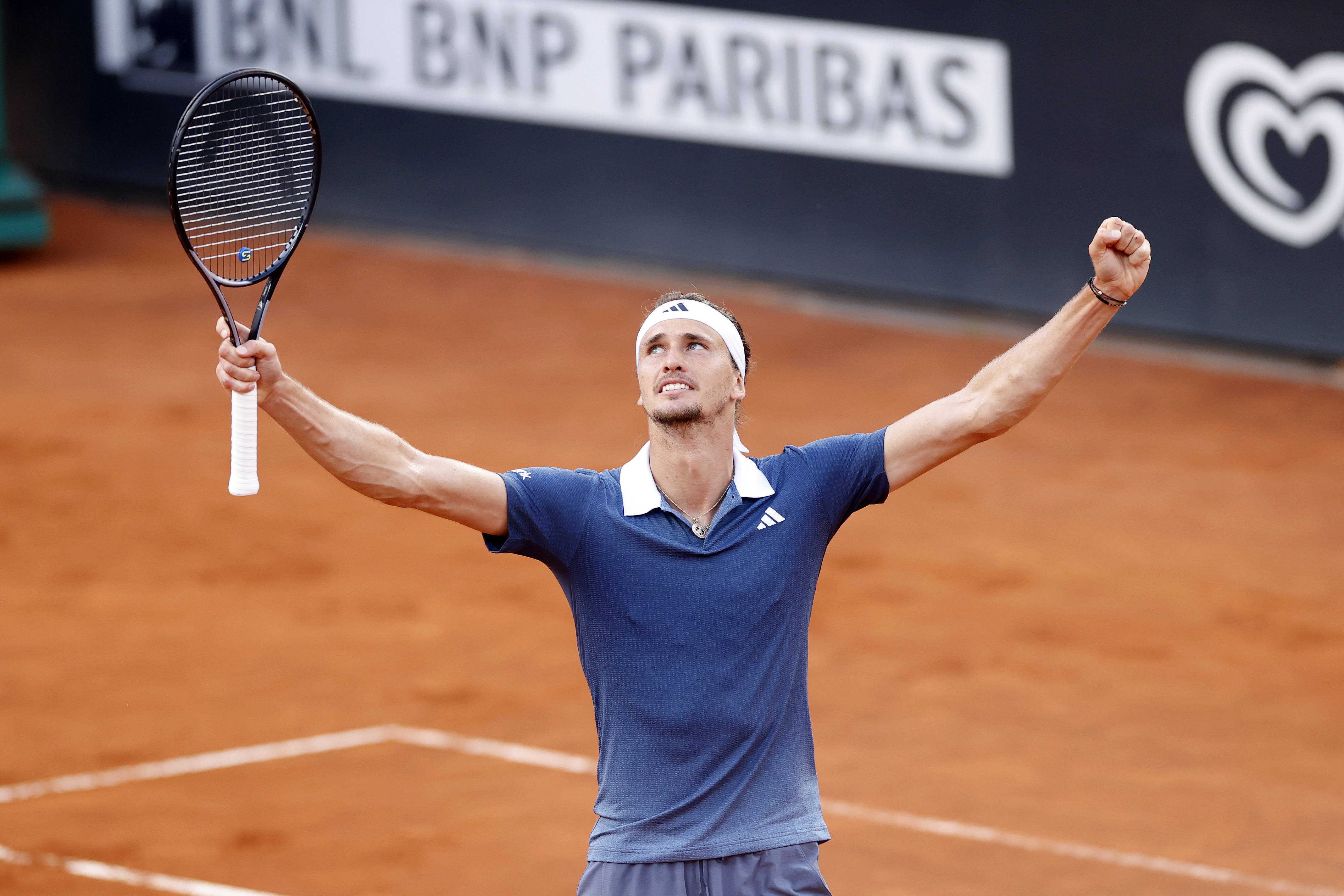 西班牙网球队力克欧洲网球队,兹维列夫统治全场的简单介绍 西班牙网球队力克欧洲网球队,兹维列夫统治全场的简单介绍