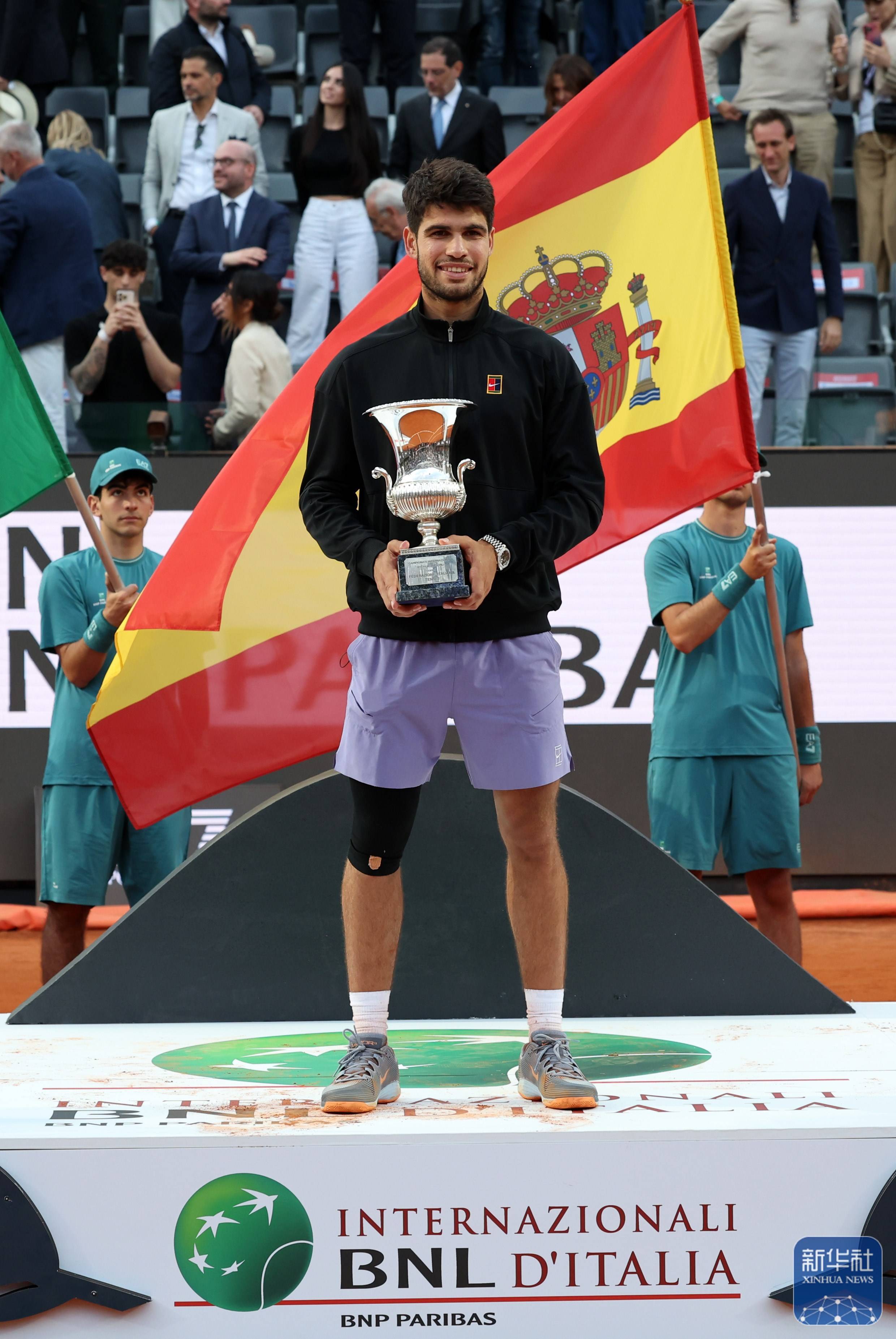 关于法国网球队险胜世界网球队，阿尔卡拉斯爆发神勇的信息