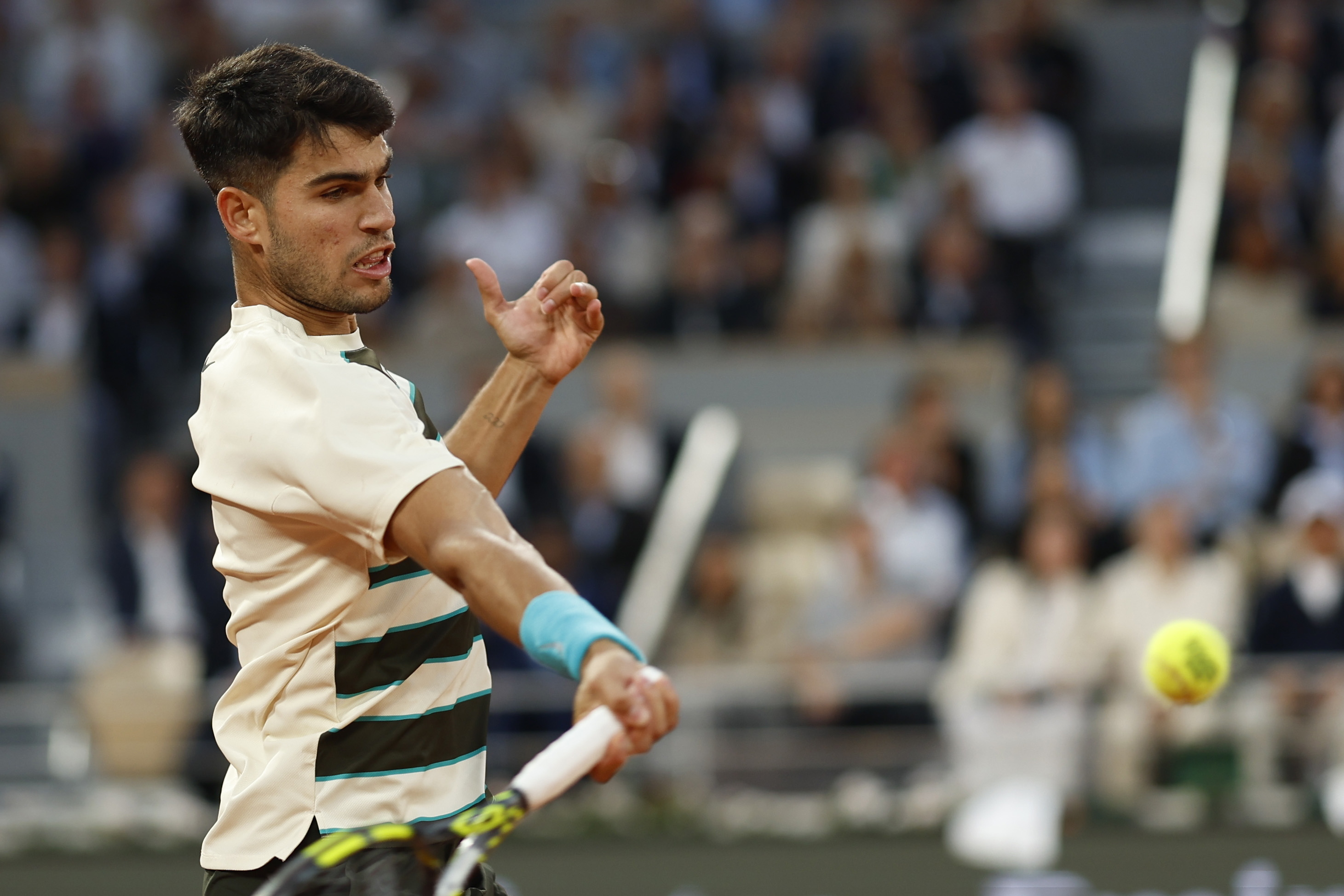 关于法国网球队险胜世界网球队，阿尔卡拉斯爆发神勇的信息