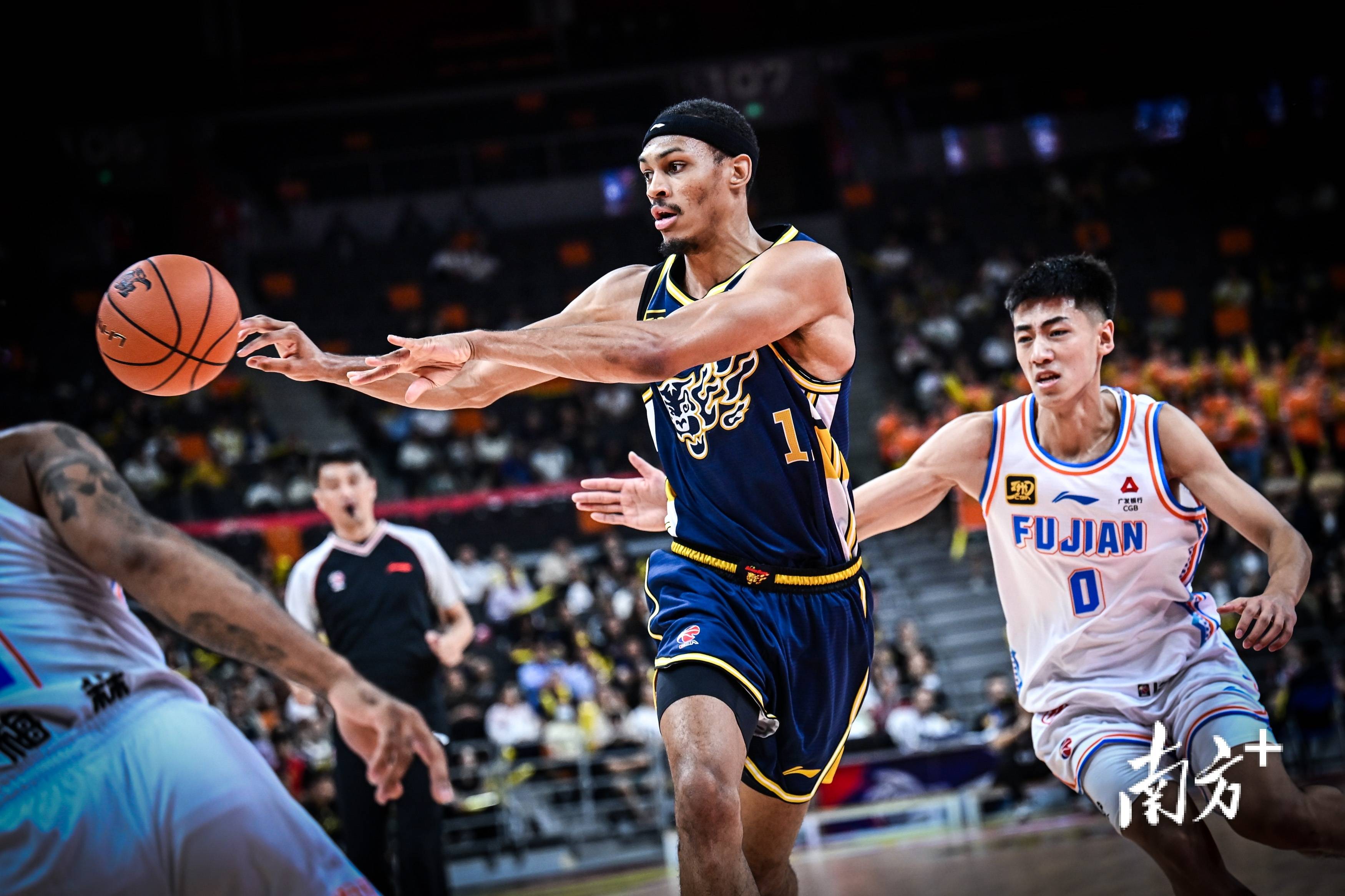 湖南主场大胜辽宁，取得三连胜的简单介绍