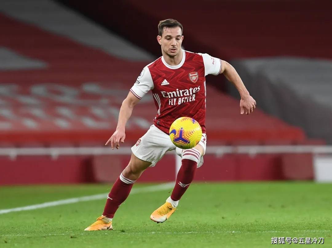 阿森纳门将贡献连串救球，关键时刻挽救球队