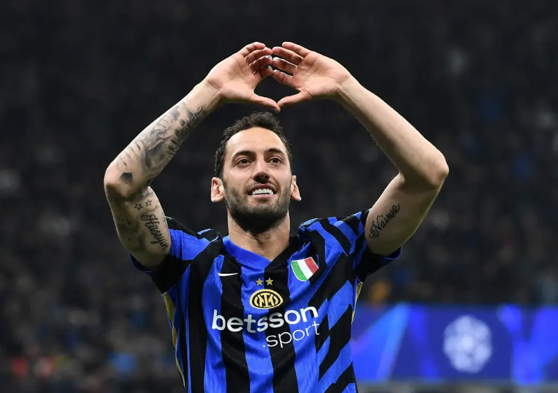 拜仁慕尼黑逆转马德里竞技，劳尔赫米内斯进球的简单介绍