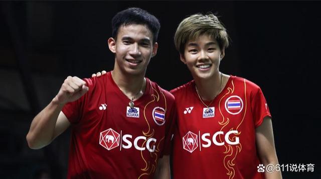 包含中国队鏖战日本队，黄鸭组合高光表现的词条