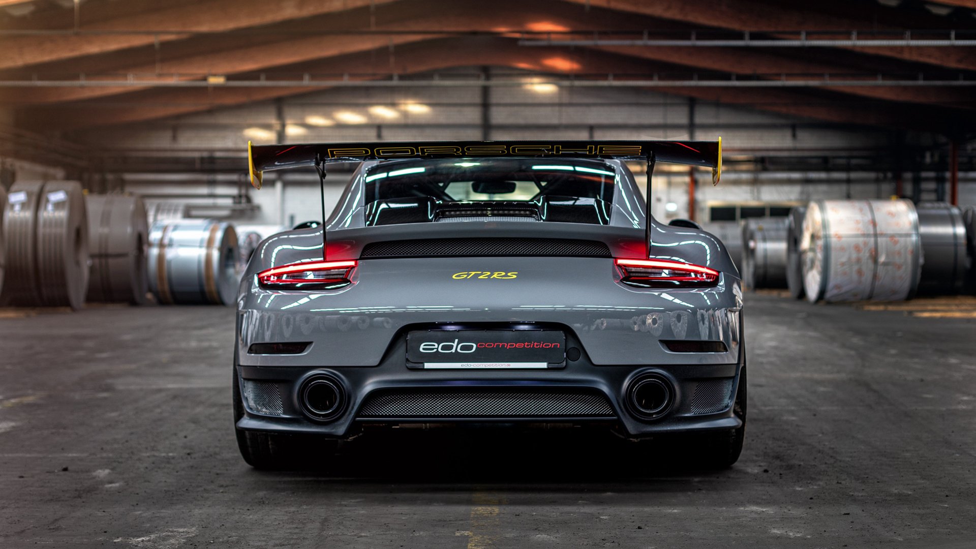 黄喜灿双响定江山！狼队锋煞闪耀争冠夜，曼城红军隔空感寒意